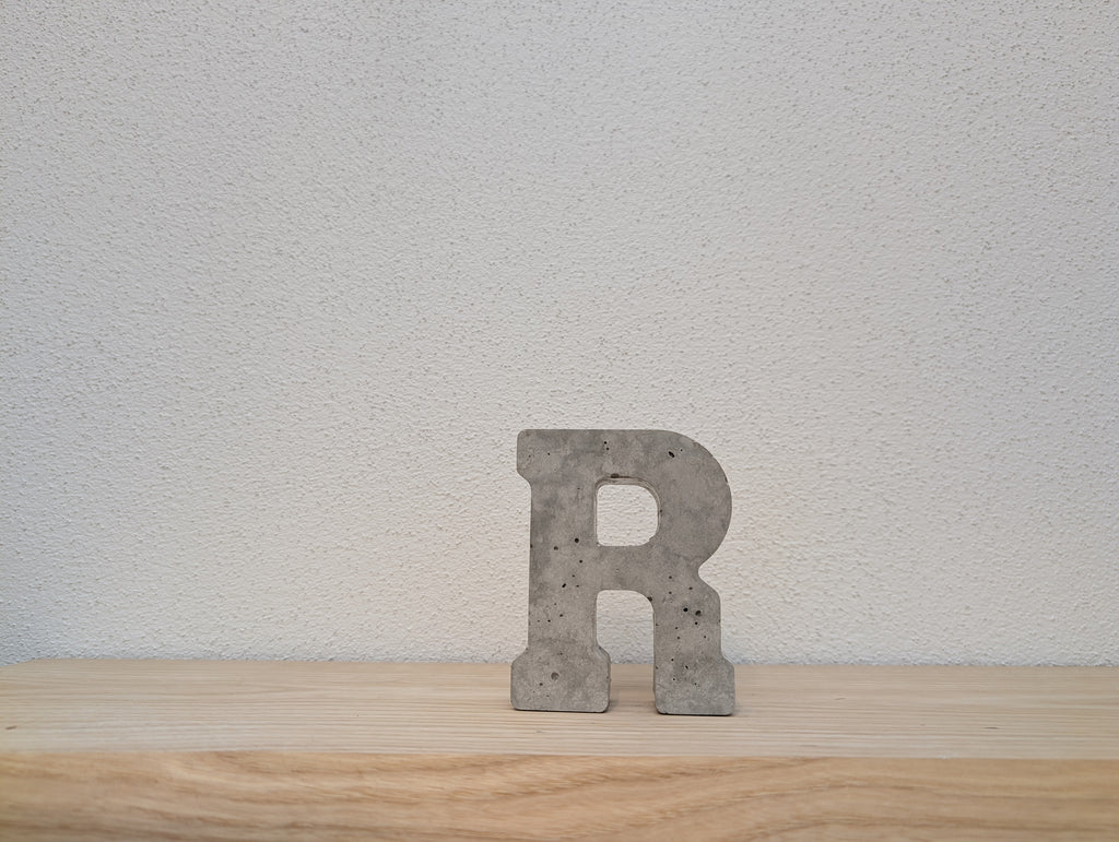 Buchstabe aus Beton